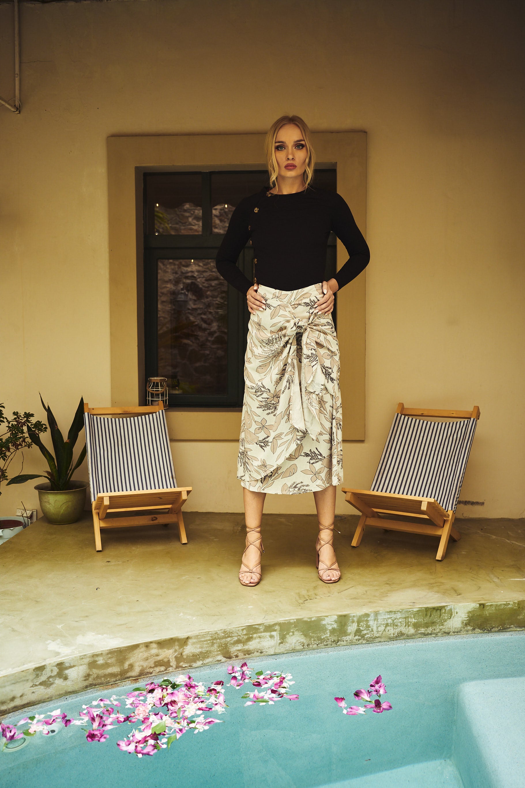Side Knotted Linen Blend Printed Skirt